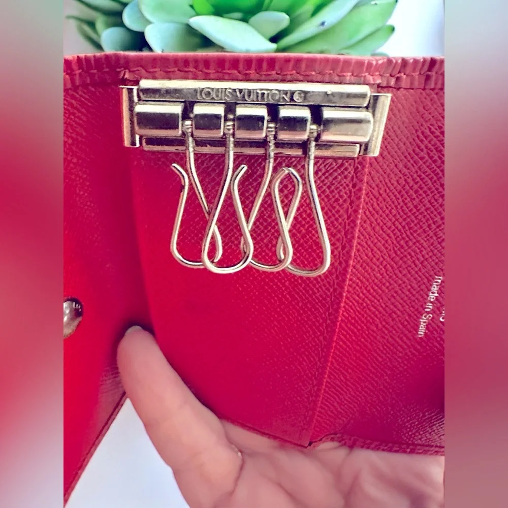 Louis Vuitton Epi Red Multicle 4 Key Case with Box - Picture 5 of 9